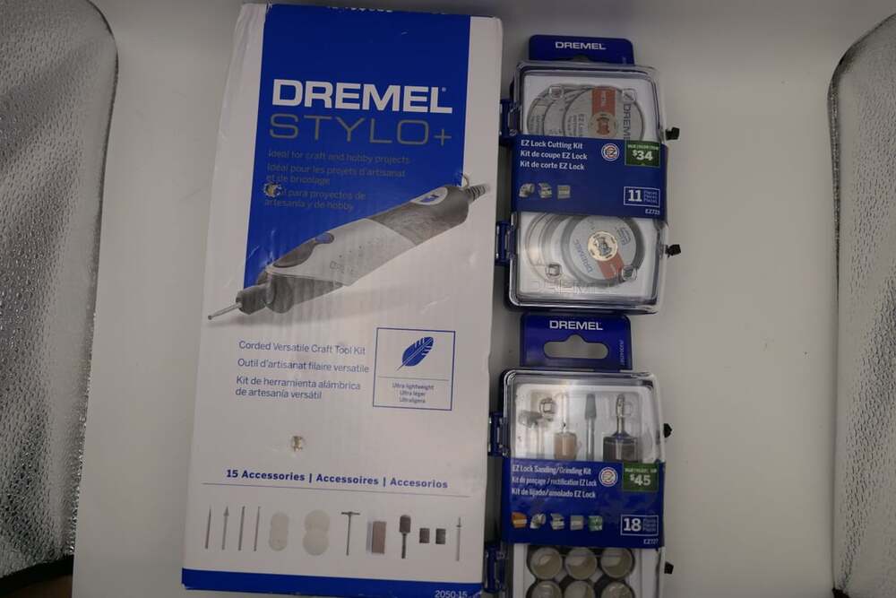 Dremel Stylo+ 2050-15 Craft BUNDLE w/ EZ Lock Cutting EZ728,Sanding EZ727 Kits